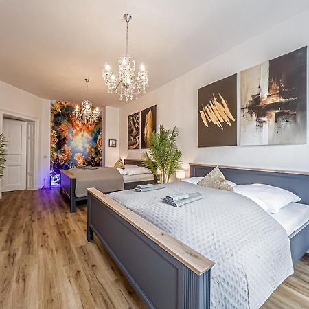 Grosse 3 Schlafzimmer Unterkunft Mit Kueche, Bad, Waschmaschine & Balkon Am Zoo Leipzig Bagian luar foto