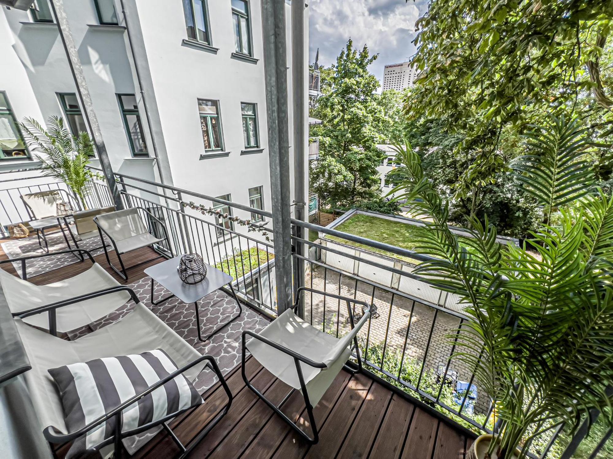 Grosse 3 Schlafzimmer Unterkunft Mit Kueche, Bad, Waschmaschine & Balkon Am Zoo Leipzig Bagian luar foto